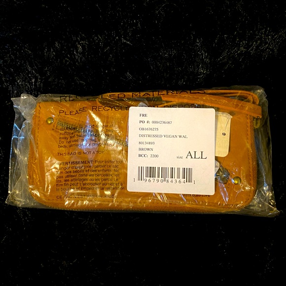 FREE PEOPLE- vegan leather wallet - Picture 2 of 6